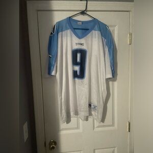 - Vintage 90s Champion NFL 
Tennessee Titans Jersey 
#9 Steve McNair

Size…